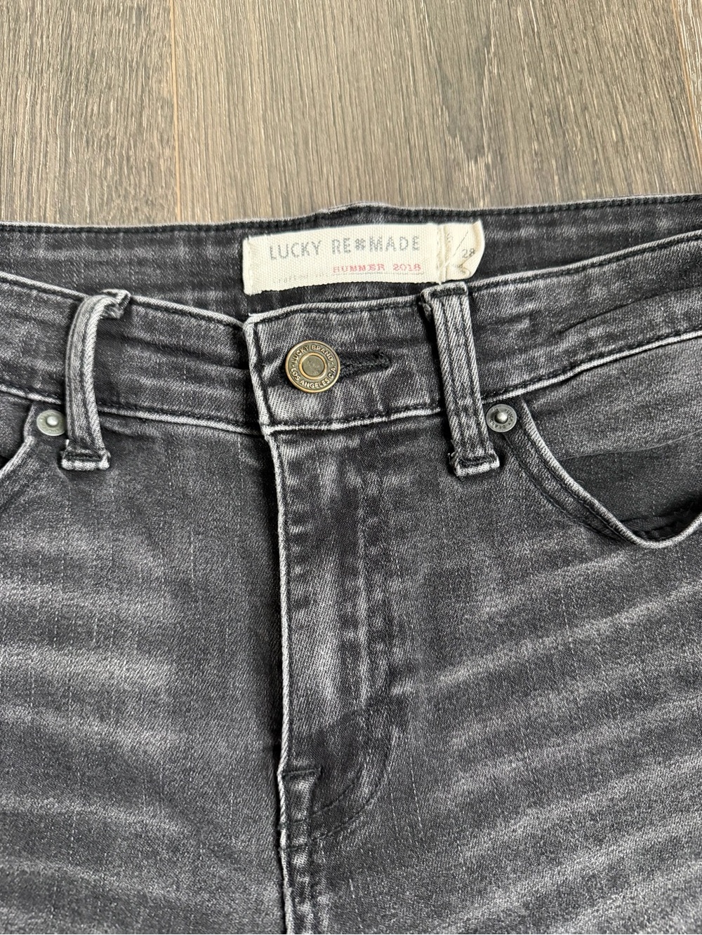 Lucky Brand Re:Made High-Rise Straight Jeans in Washed Charcoal Raw Hem Size6/28 - Picture 8 of 9